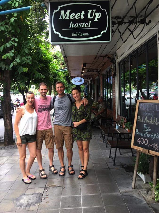 Meet Up Hostel Bangkok Buitenkant foto