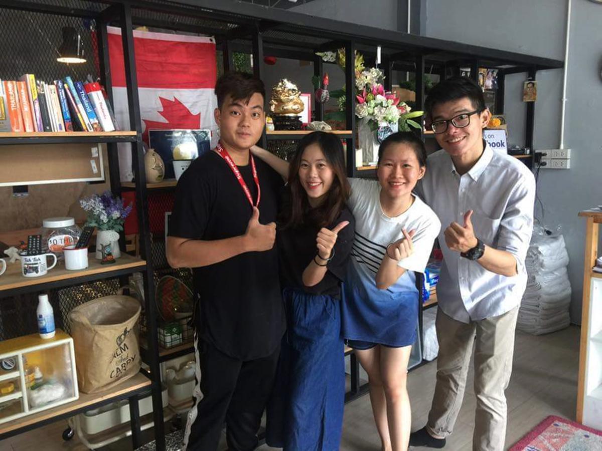Meet Up Hostel Bangkok Buitenkant foto